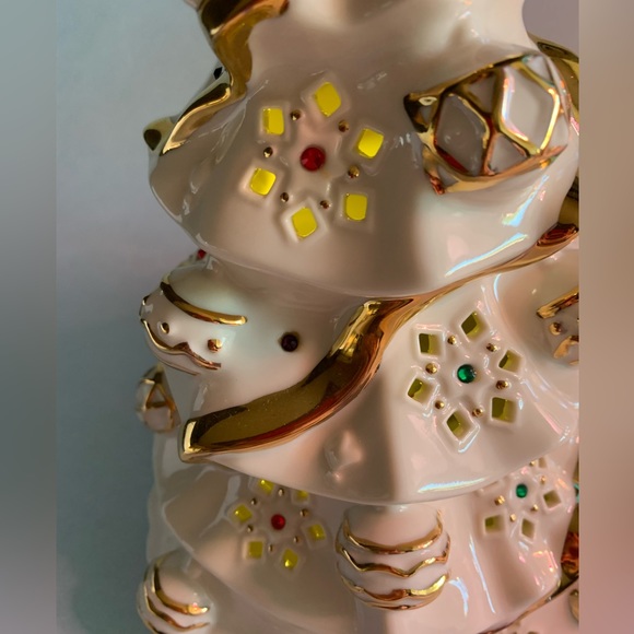 Porcelain Christmas tree with lights - Picture 3 of 5